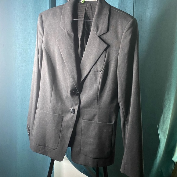 Womens business suit - Picture 1 of 3